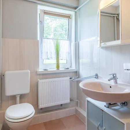 Grosse Mit Parkplatz Garten Und Terrasse Appartement *